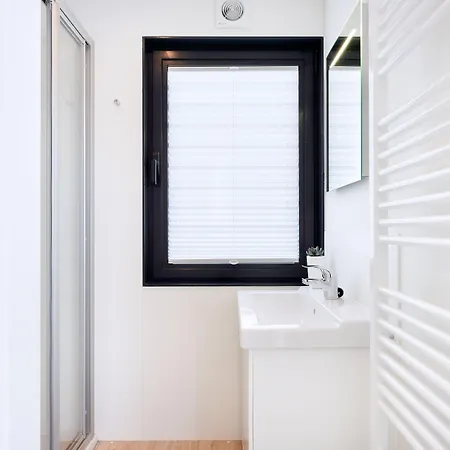 Semesterbostad Hausboot Well - Husbad Well Egernsund